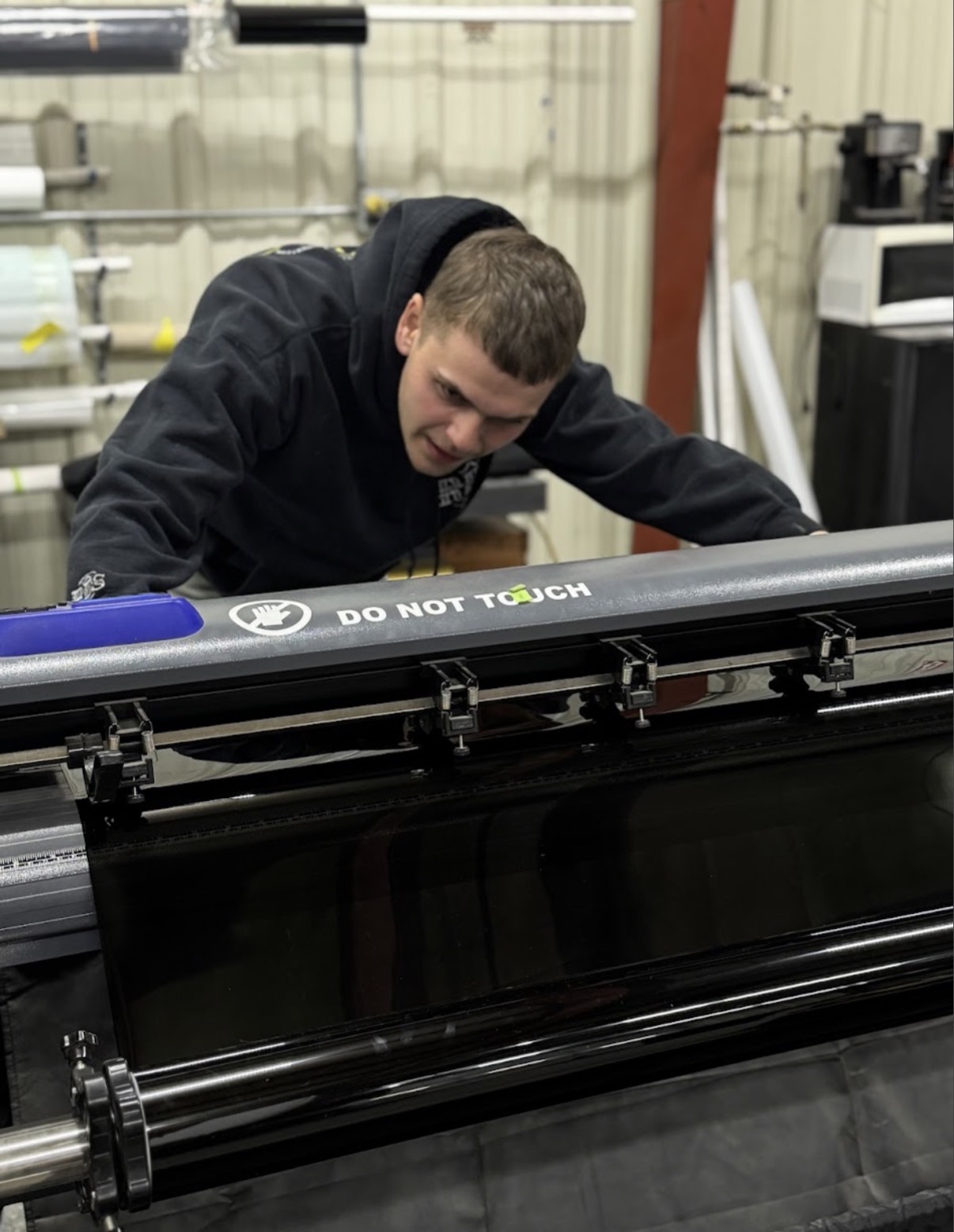 Vinyl shop plotter cutting custom graphics