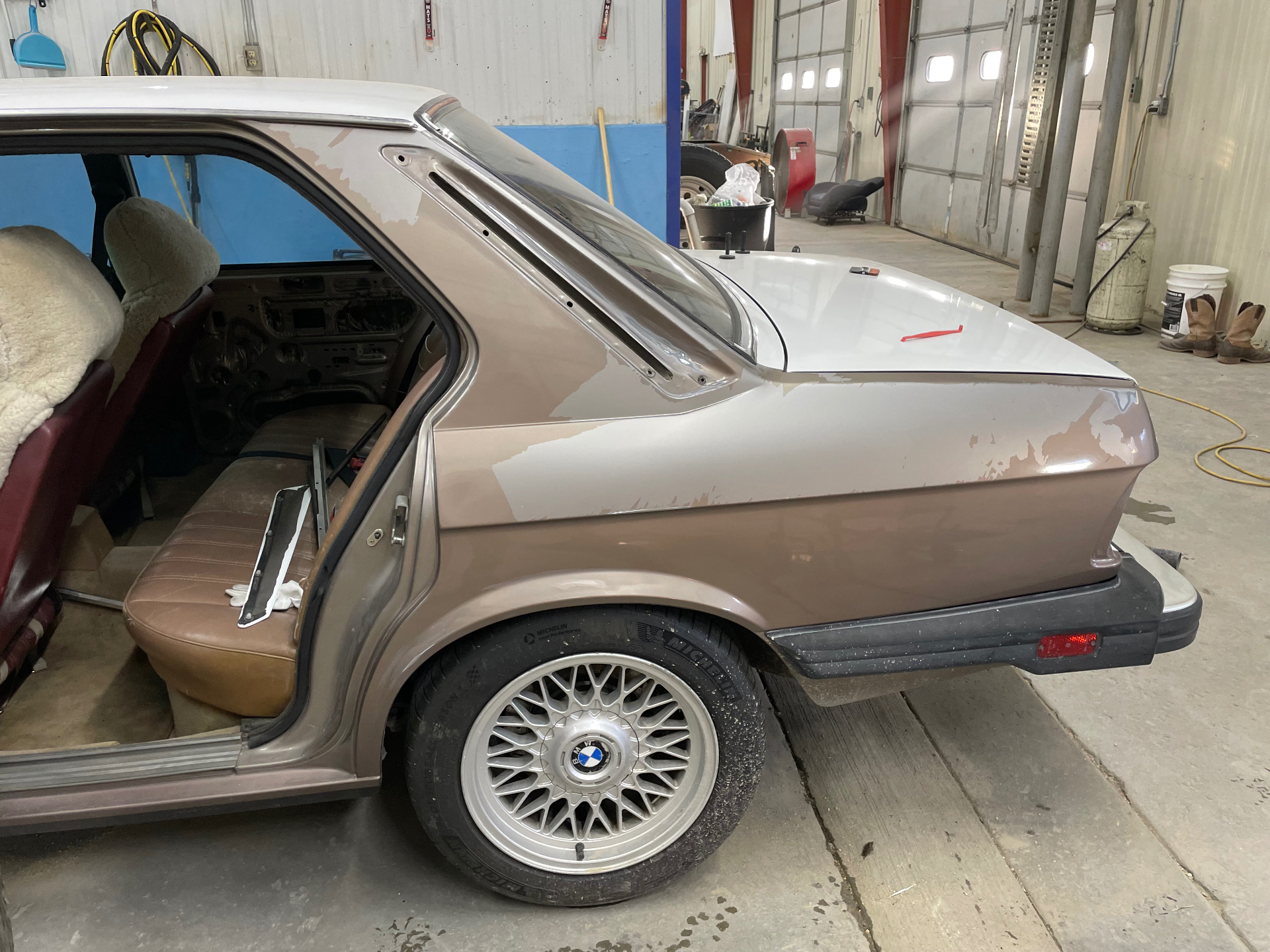 BMW E24 bronze custom paint in progress